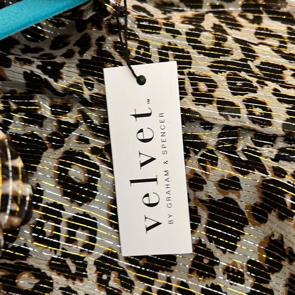 NWT Velvet by Graham & Spencer Leopard/Metallic Top, Size XS - Picture 5 of 8